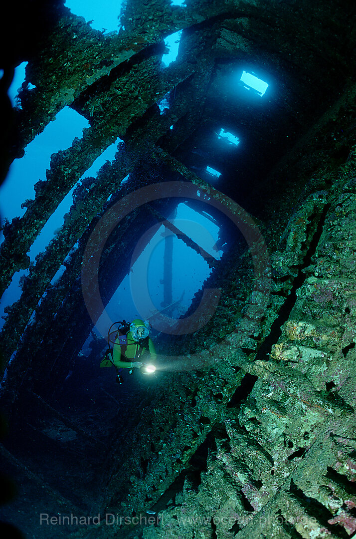 wreckdiving, scuba diver in a ship wreck