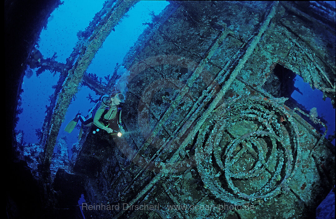 scuba diving in the shipwreck Aida, scuba diver