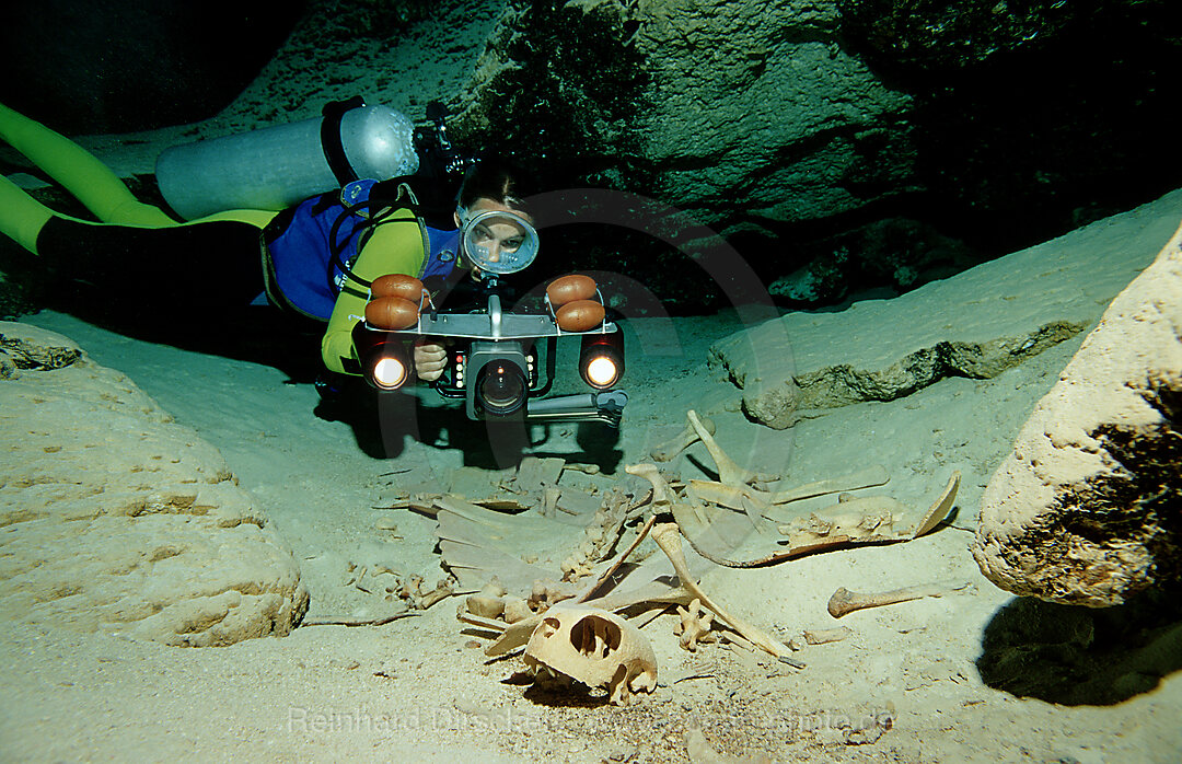 Cave Diver, Cave Diving