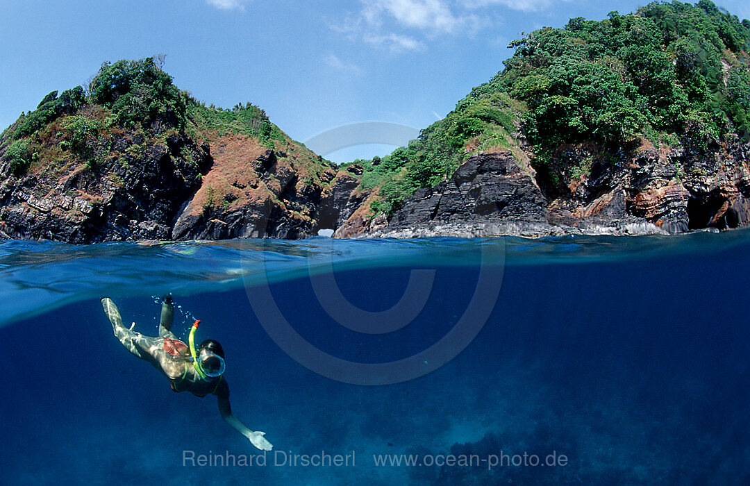 Schnorcheln vor Insel, Schnorchler