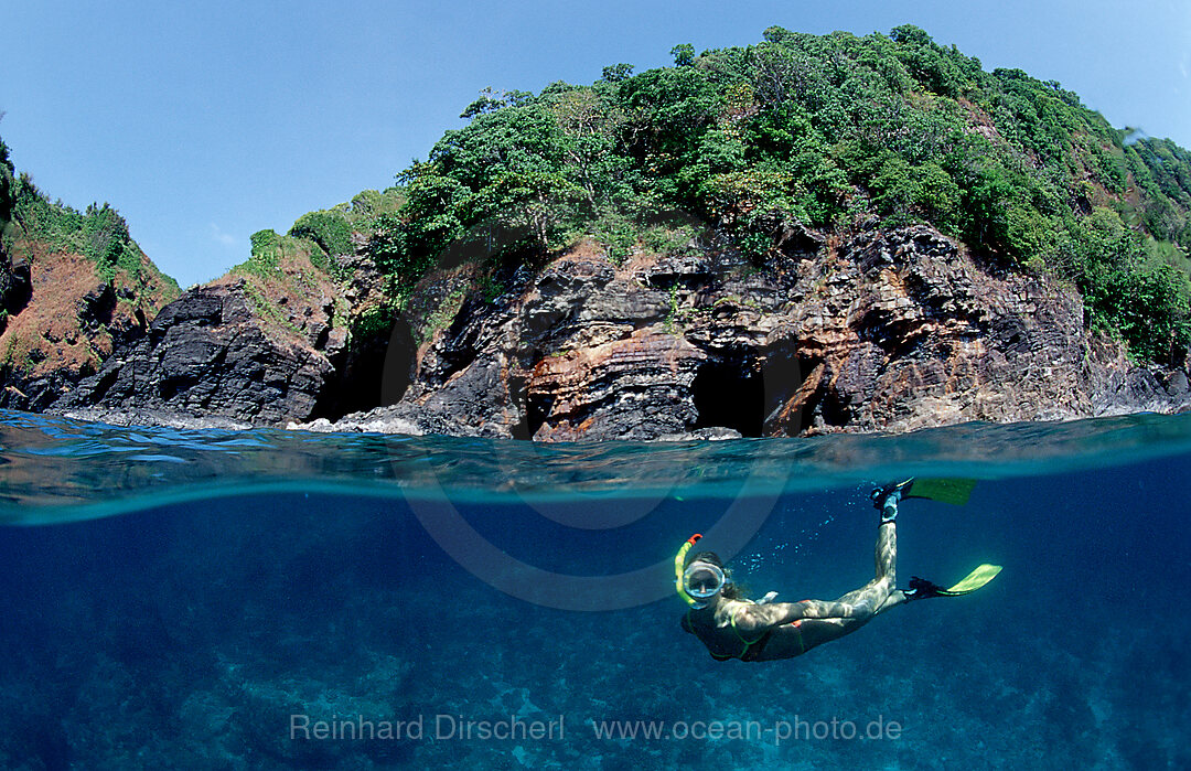 Schnorcheln vor Insel, Schnorchler, Indischer Ozean, Andamanensee, Burma, Myanmar, Birma