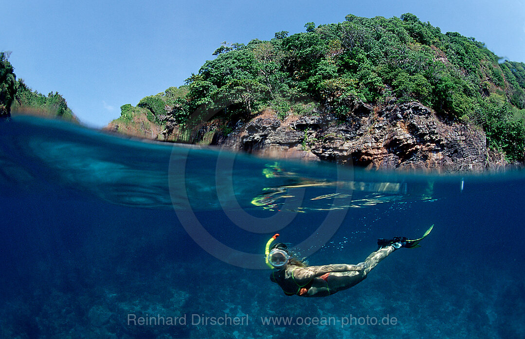 Schnorcheln vor Insel, Schnorchler, Indischer Ozean, Andamanensee, Burma, Myanmar, Birma