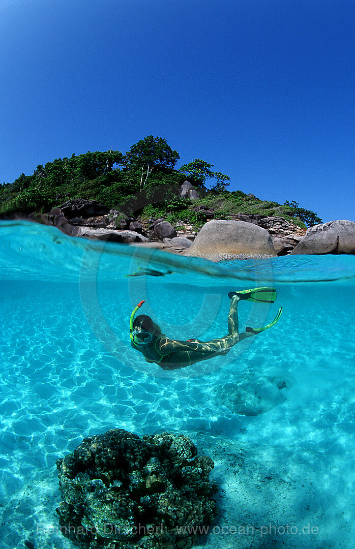 Schnorcheln vor tropischer Insel, Indischer Ozean, Phuket, Similan Inseln, Andamanensee, Thailand