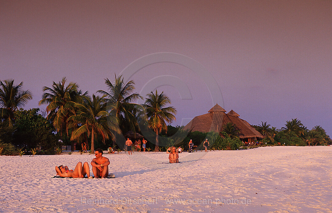 Touristen am Sandstrand