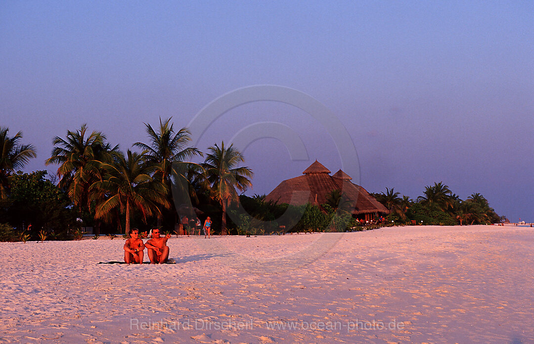 Touristen am Sandstrand
