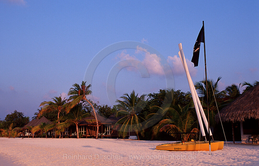 Maldives island Kuredu, Beach