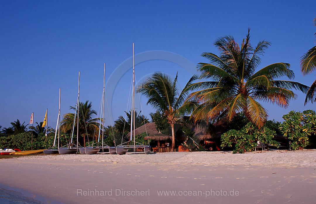 Maldives island, Beach