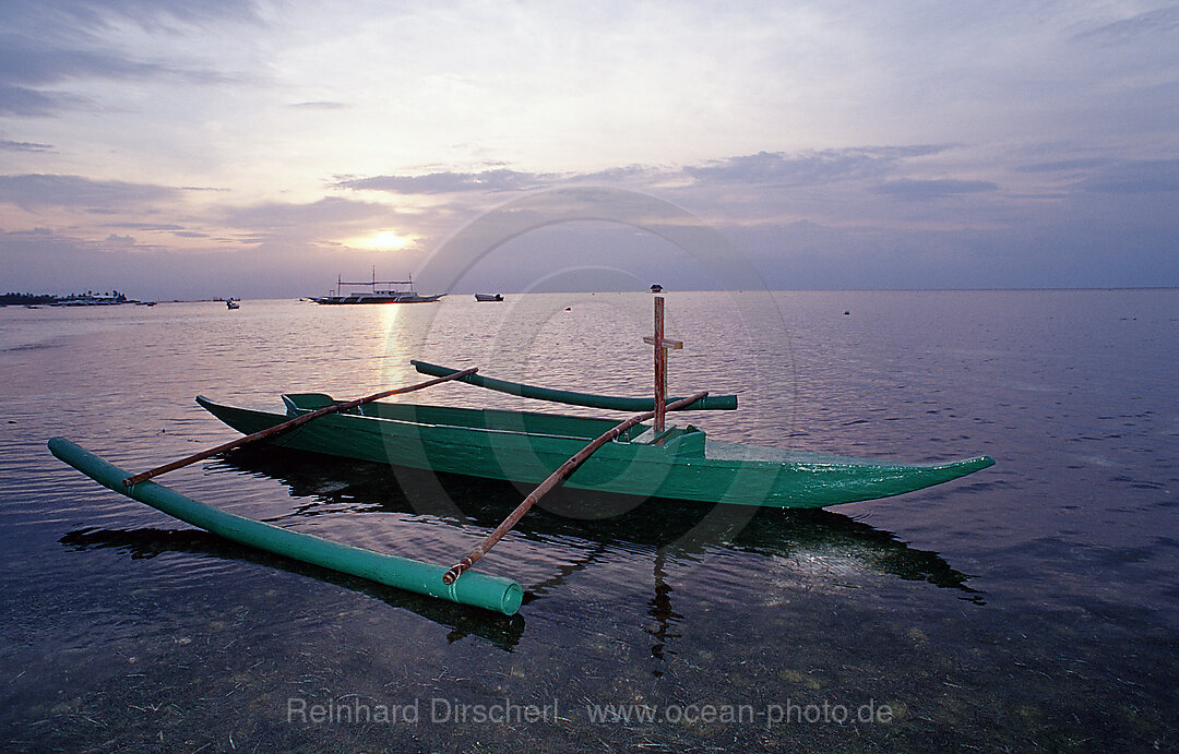 Banca, Outrigger boat on the beach
