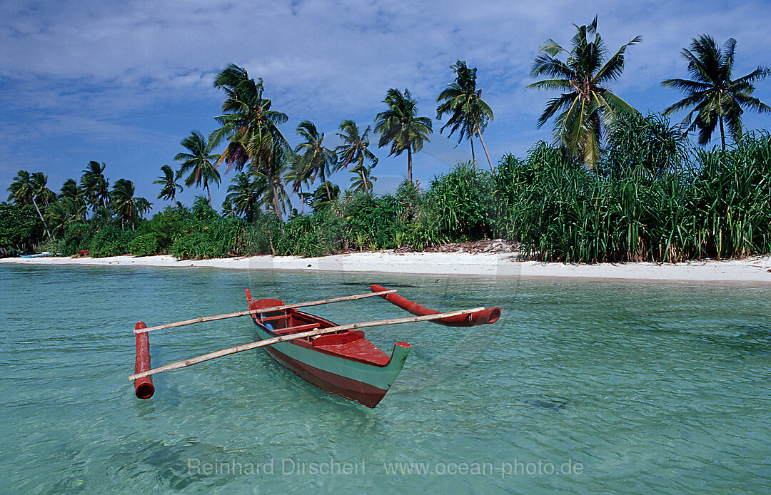 Banca, Outrigger boat on the beach