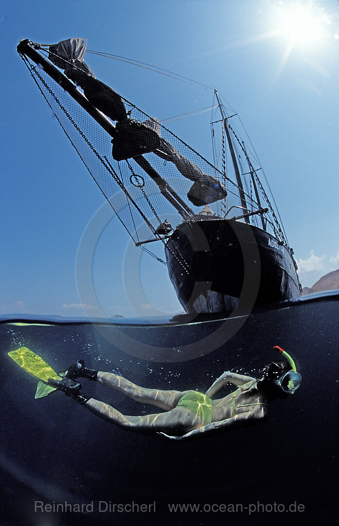 Segelschiff Adelaar und Schnorchlerin