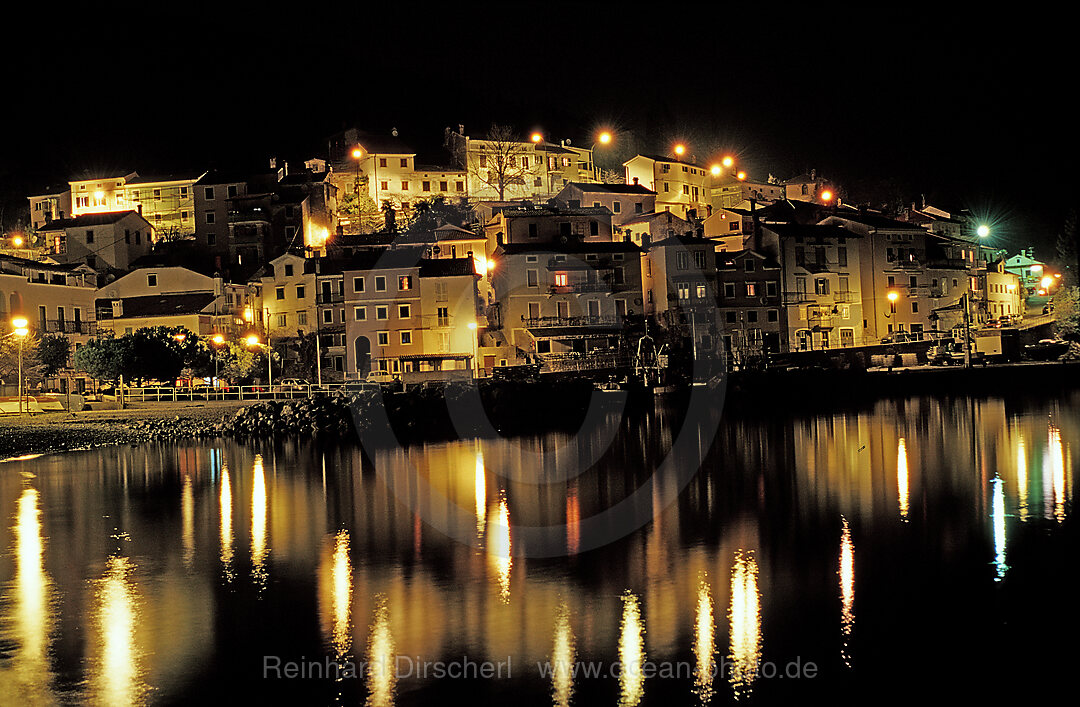 Hafen bei Nacht, Mocenicka Draga, Mittelmeer, Kroatien, Istrien