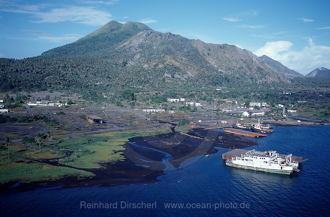 Durch Vulkanausbruch zerstoertes Rabaul