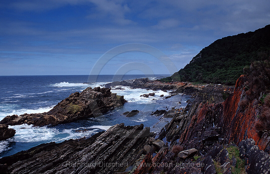 Schroffe Felskueste, Tsitsikamma Nationalpark, Otter trail, Sdafrika, Suedafrika