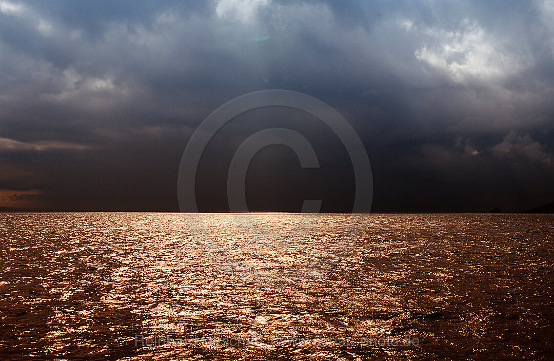 Gewitter ueber dem Meer, Galpagos, Galapagos, Island, Plaza Sur, Ekuador, Ecuador, Suedamerika