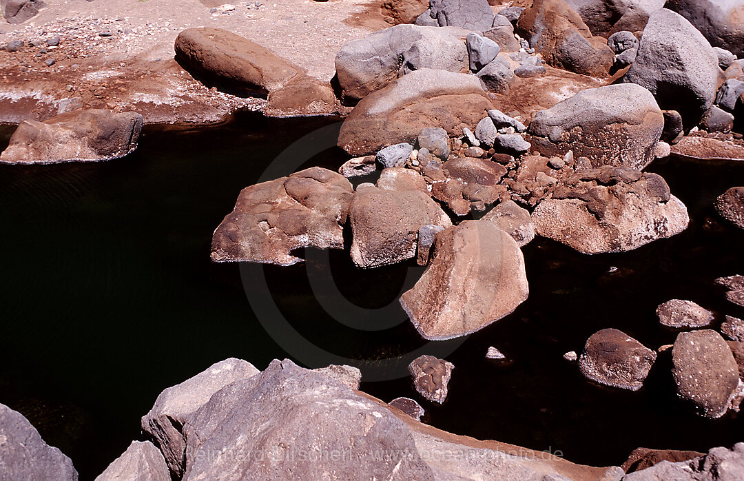 Vulkanische Quelle neben Lac Assal, Assalsee, Afar Triangle, Djibouti, Dschibuti, Afrika