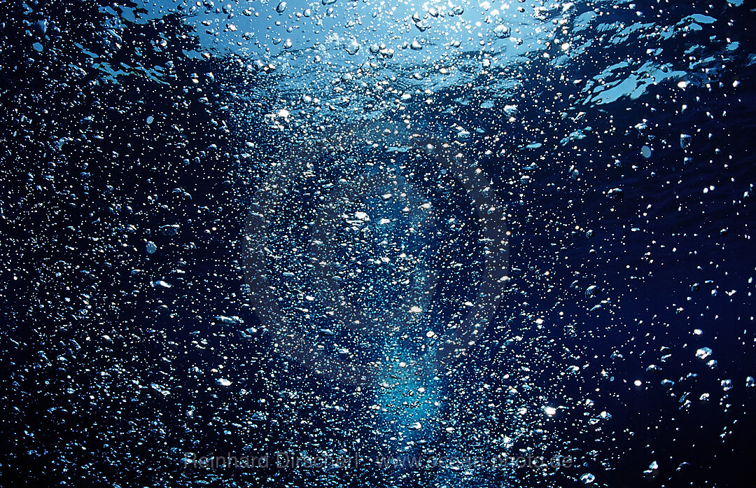 Luftblasen im Wasser