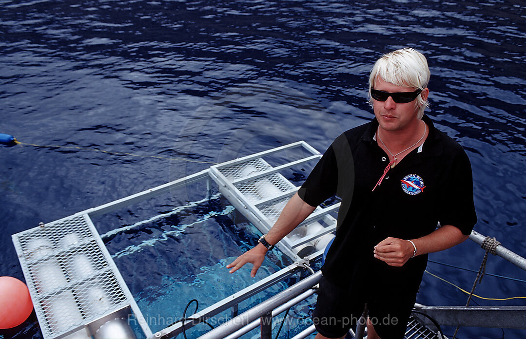 Diving Guide and Shark cage