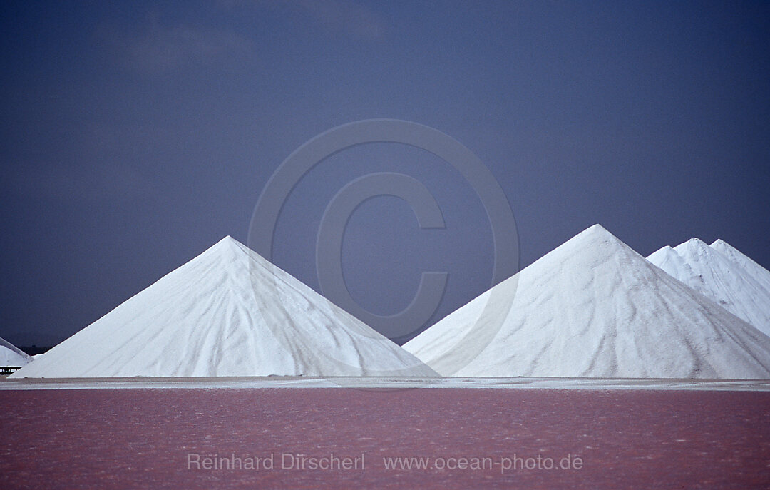 Salzkristallationsanlage Akzo Nobel, Karibik, Karibisches Meer, Niederlaendische Antillen, Bonaire