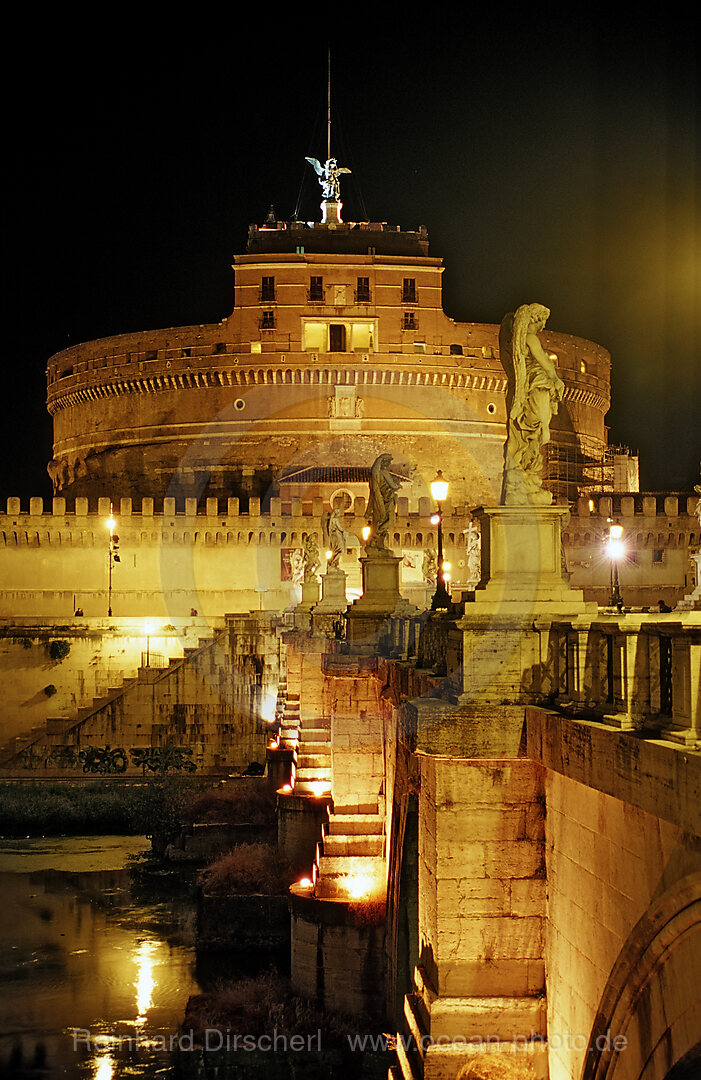 Engelsburg bei Nacht, Rom, Vatikanstadt, Italien