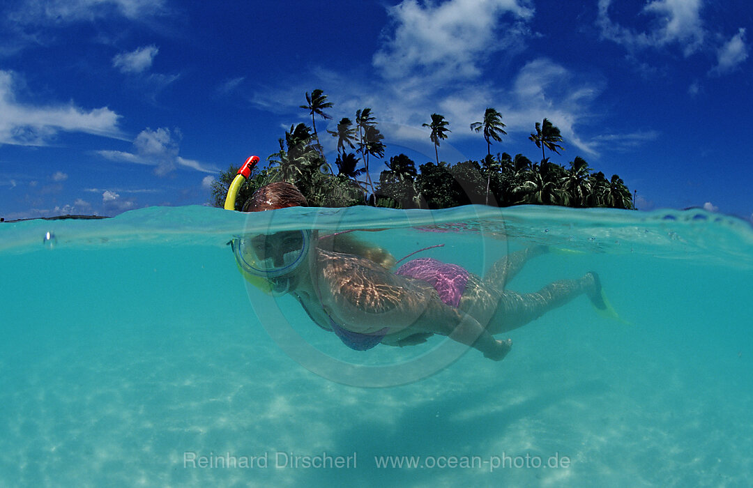 Schnorcheln vor Insel, Indischer Ozean, Meemu Atoll, Malediven