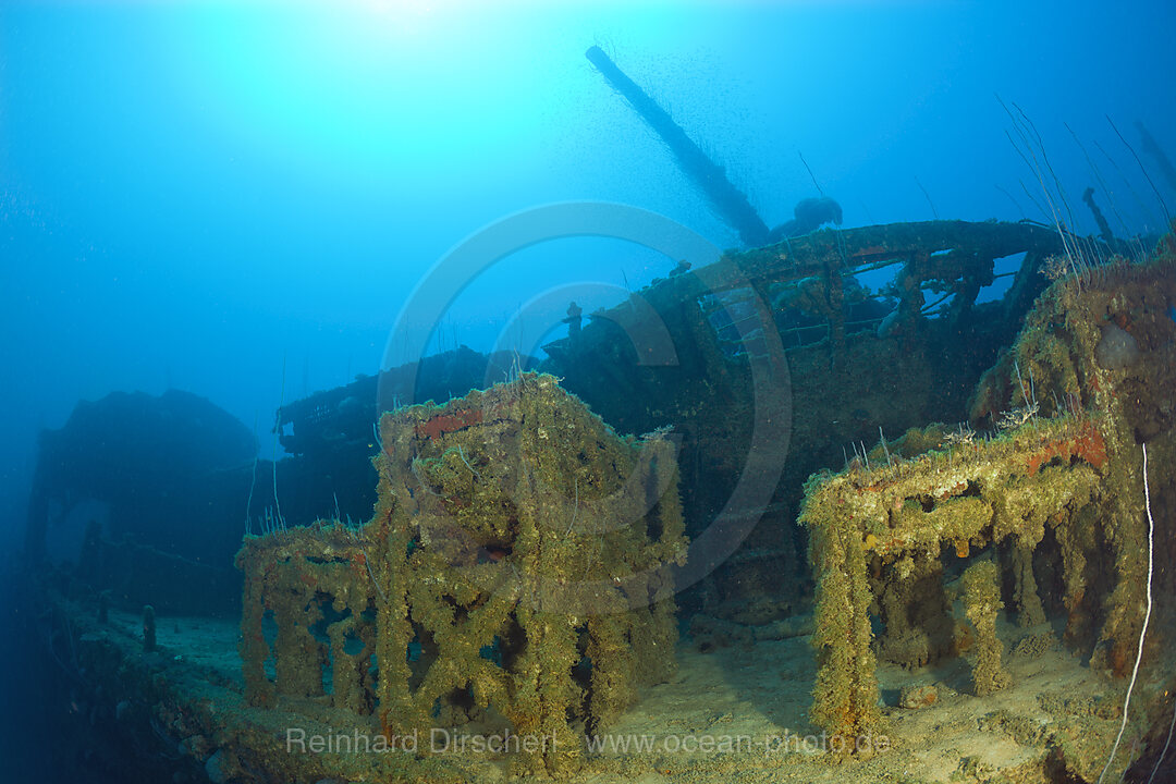 Gestell mit Wasserbomben auf Zerstoerer USS Lamson