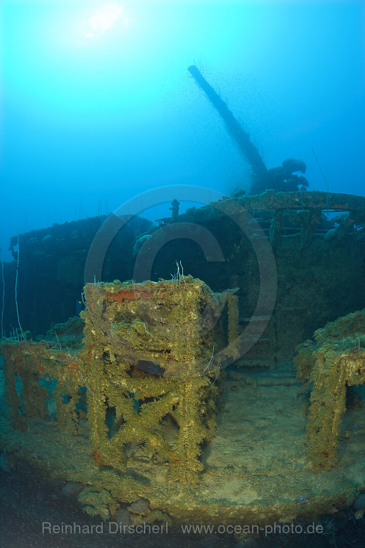 Gestell mit Wasserbomben auf Zerstoerer USS Lamson