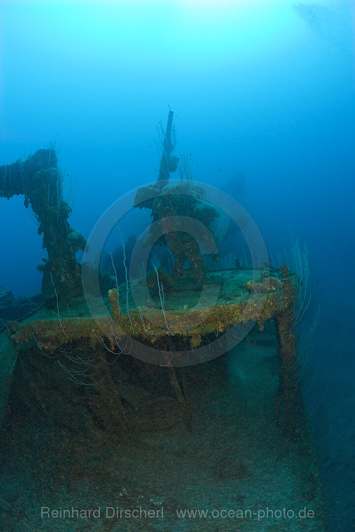 Flugabwehr Geschuetz auf Zerstoerer USS Lamson