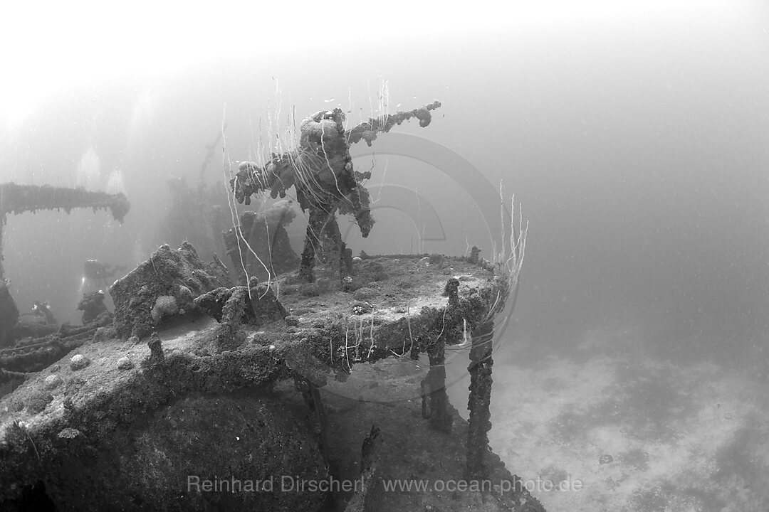 Anti Aircraft Machine Gun at Destroyer USS Lamson, Bikini Atoll, Micronesia, Pacific Ocean, Marshall Islands