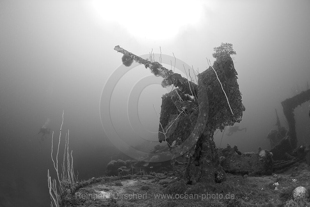 Anti Aircraft Machine Gun at Destroyer USS Lamson, Bikini Atoll, Micronesia, Pacific Ocean, Marshall Islands