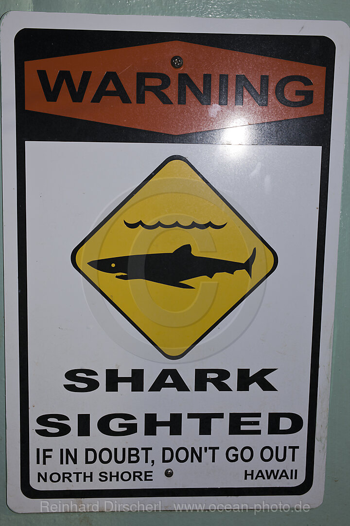 Warnschild am Strand