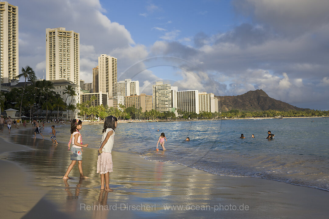 Waikiki Beach und Diamond Head Vulkankrater, Honolulu, Oahu, Pazifik, Hawaii, USA