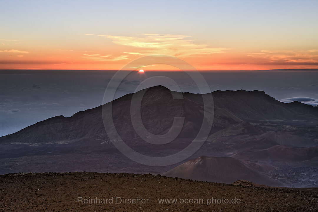 Sonnenaufgang am Haleakala Vulkan, Maui, Hawaii, USA