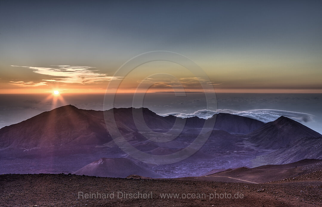 Sonnenaufgang am Haleakala Vulkan, Maui, Hawaii, USA