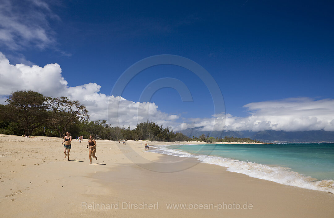 Strand des Kanaha Beach Park, Maui, Hawaii, USA