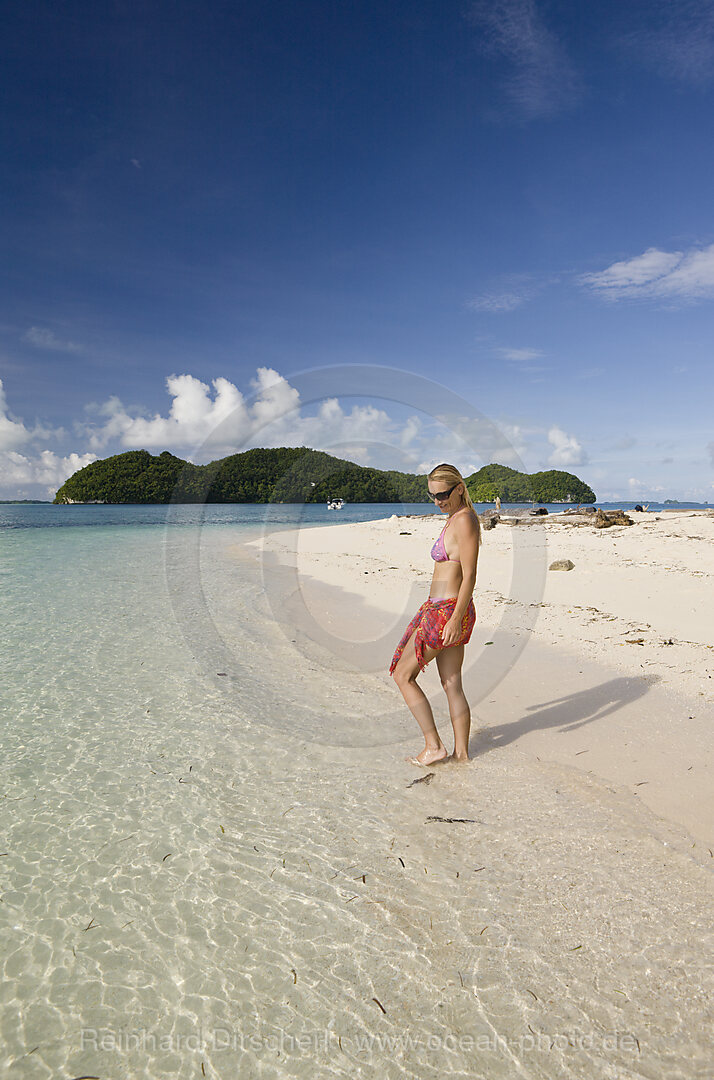 Strandspaziergang am Long Beach in den Rock Islands