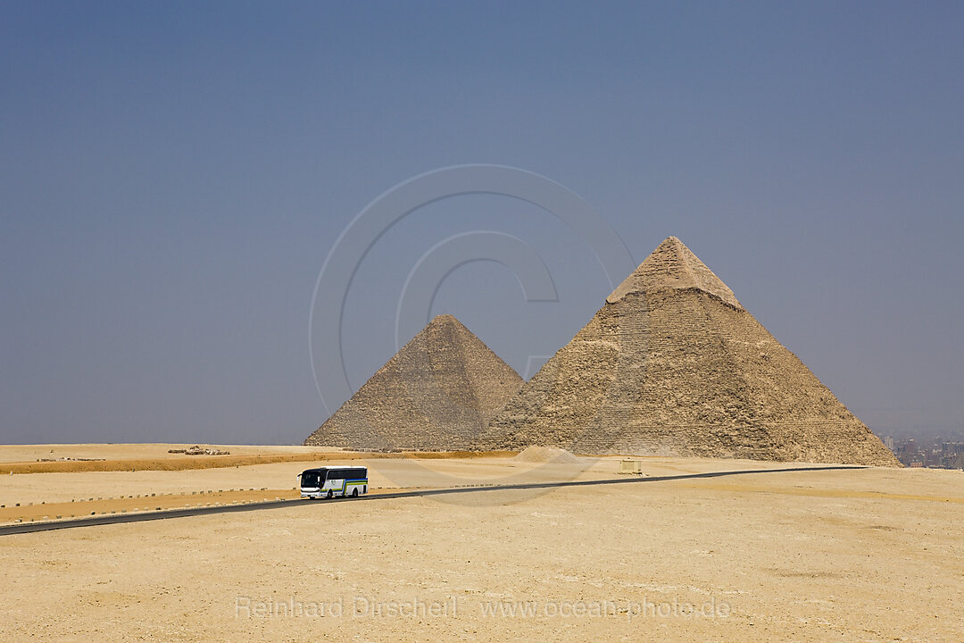 Chephren Pyramide mit Cheops Pyramide im Hintergrund