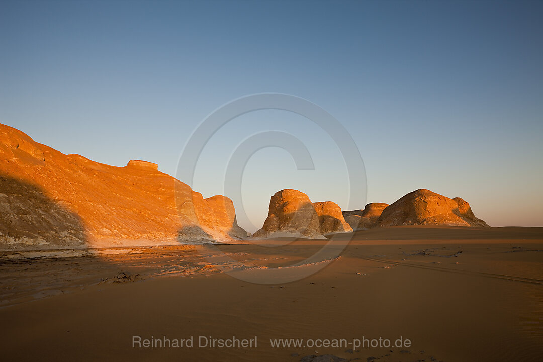 Twighlight in White Desert National Park