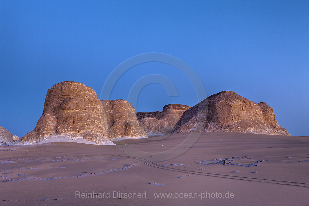 Twighlight in White Desert National Park