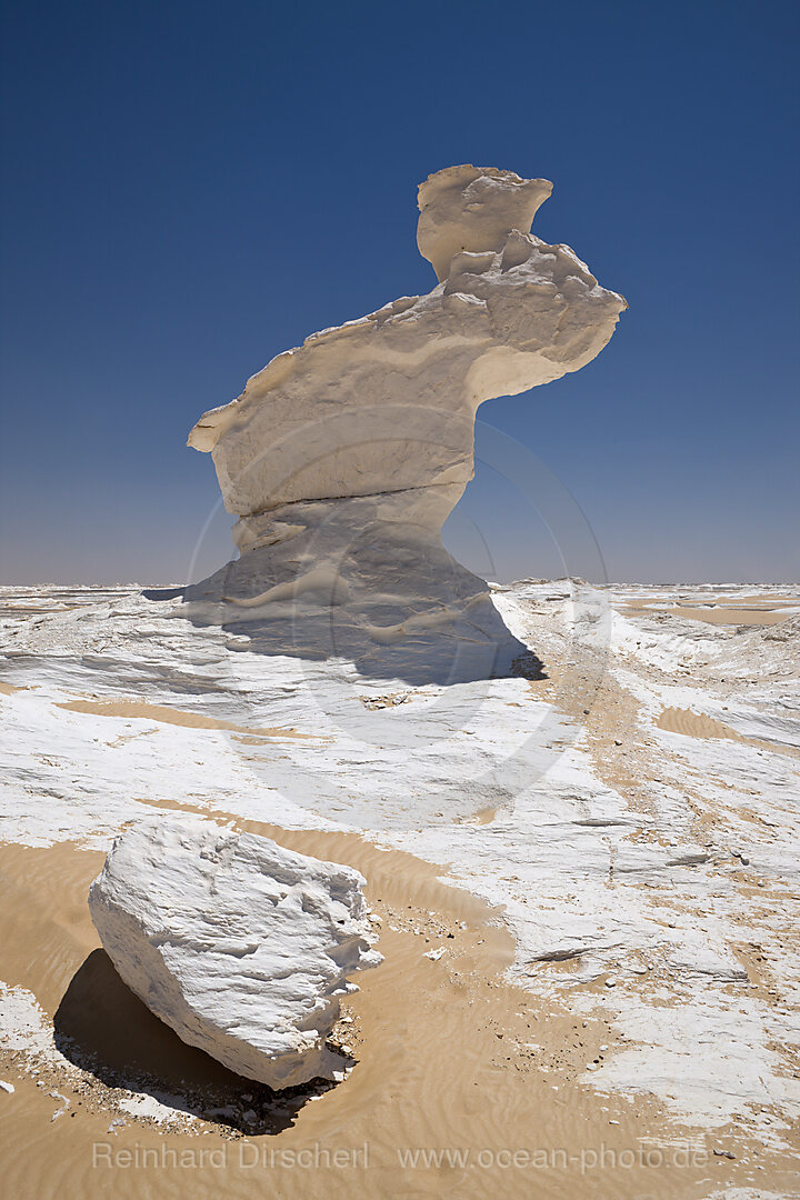 Figuren und Formationen aus Kalkstein in Nationalpark Weisse Wueste