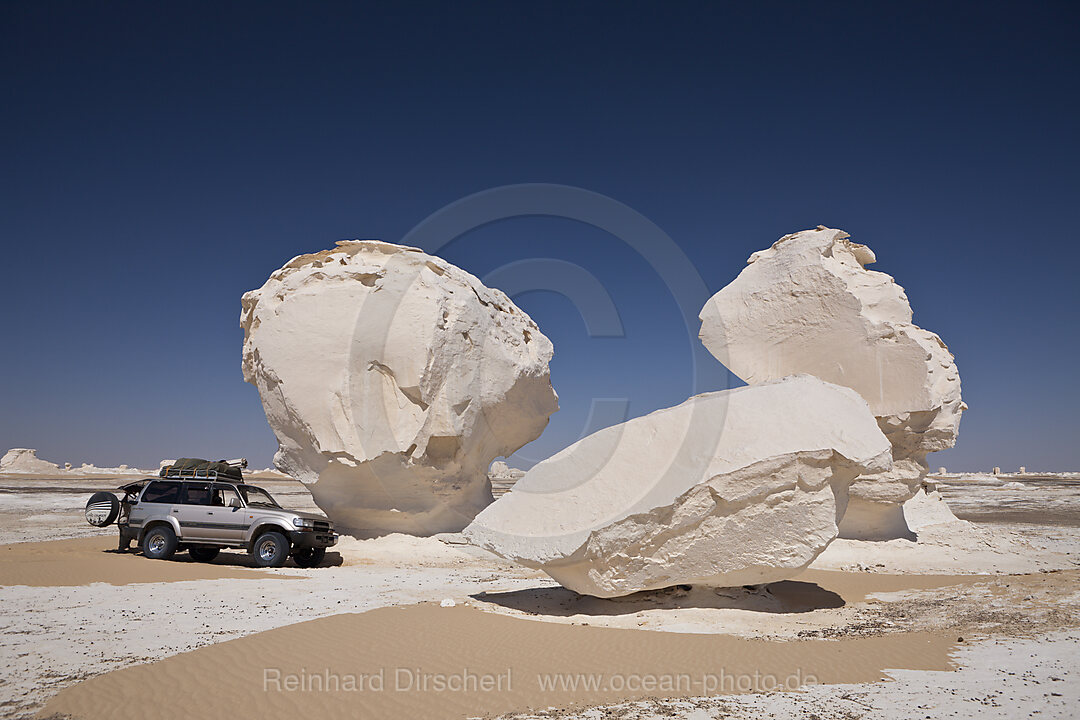 Jeep Tour in White Desert National Park