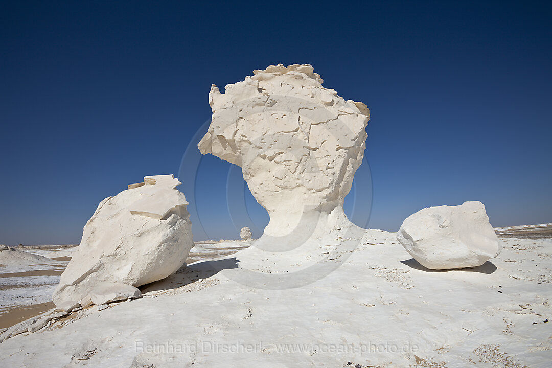 Figuren und Formationen aus Kalkstein in Nationalpark Weisse Wueste