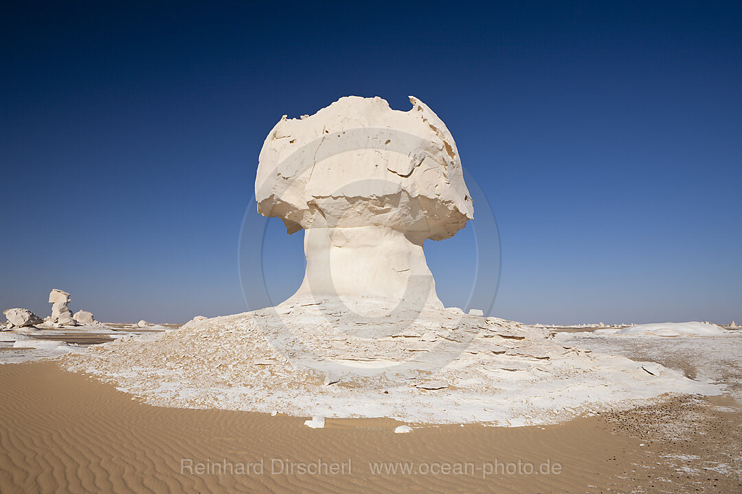 Figuren und Formationen aus Kalkstein in Nationalpark Weisse Wueste