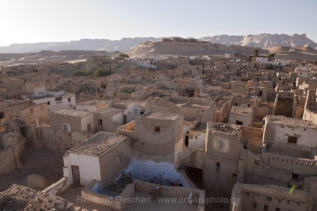 Blick auf Altstadt Al Qasr in Dakhla Oase