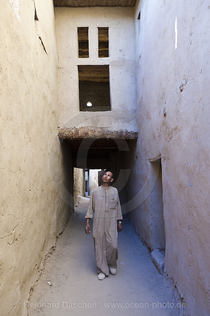 Gassen der Altstadt Al Qasr in Dakhla Oase