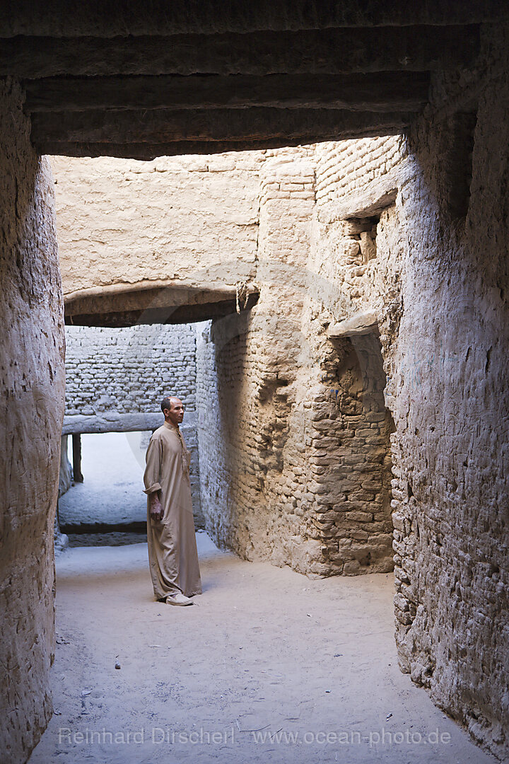 Gassen der Altstadt Al Qasr in Dakhla Oase