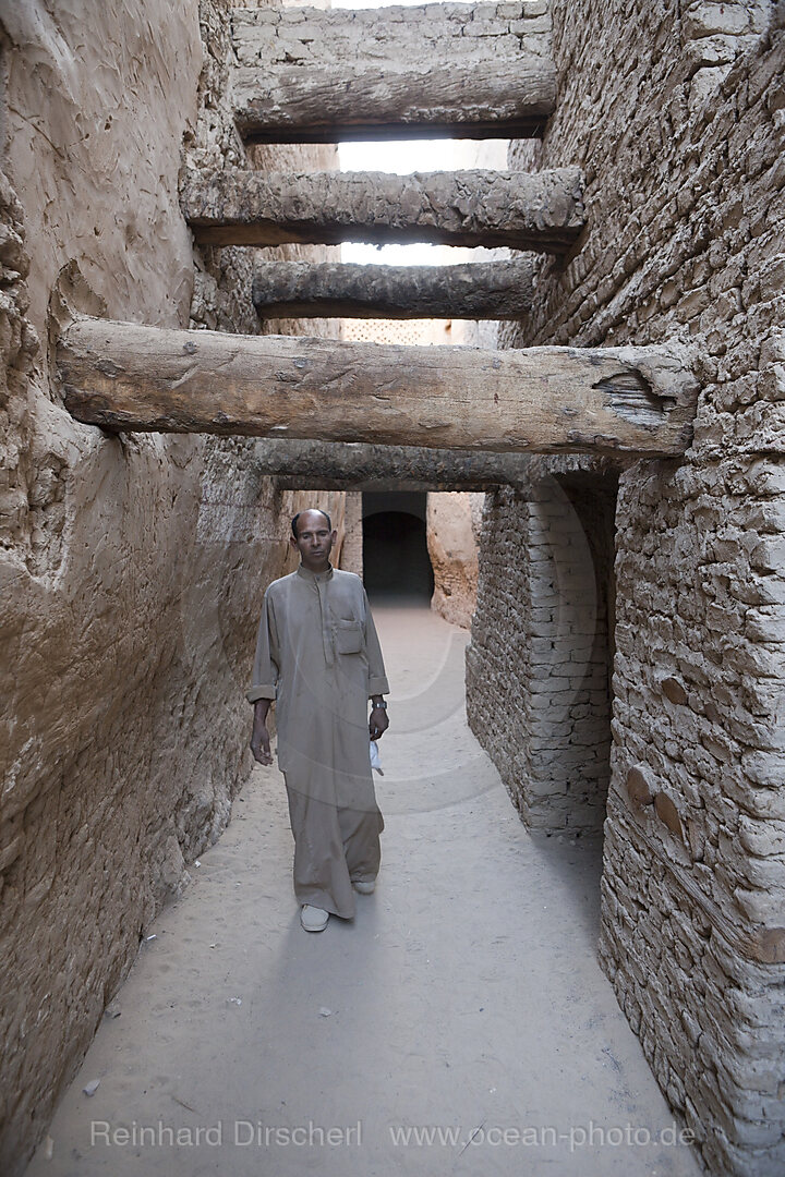 Gassen der Altstadt Al Qasr in Dakhla Oase