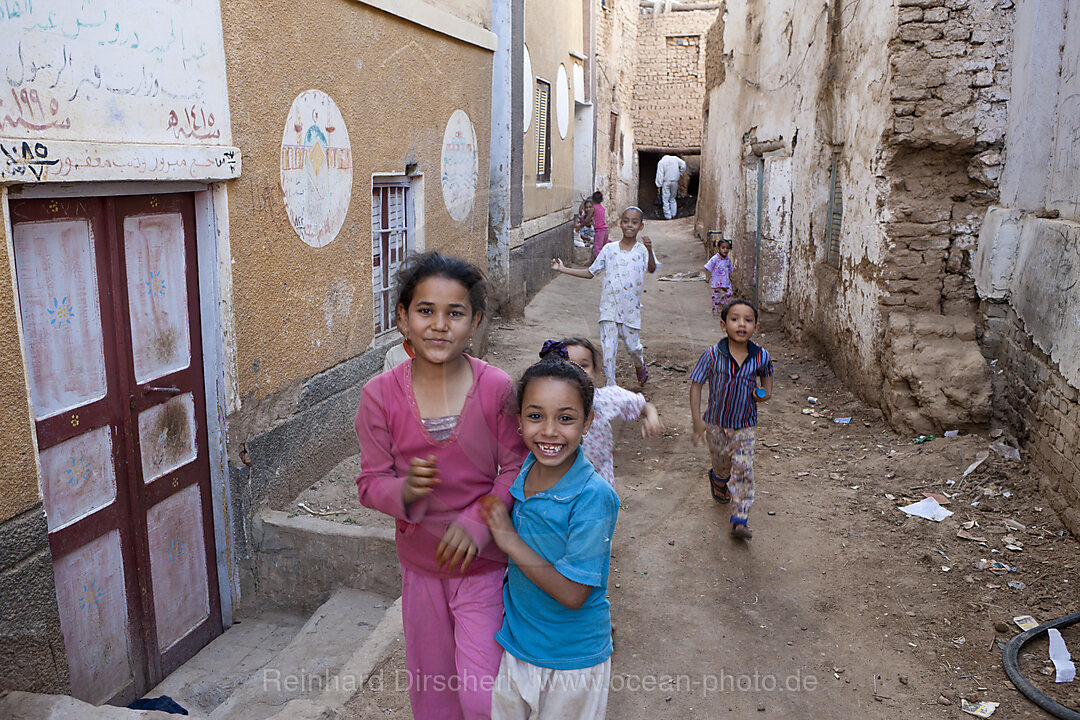 Strassenszene in Kharga Oase, Libysche Wueste, Aegypten