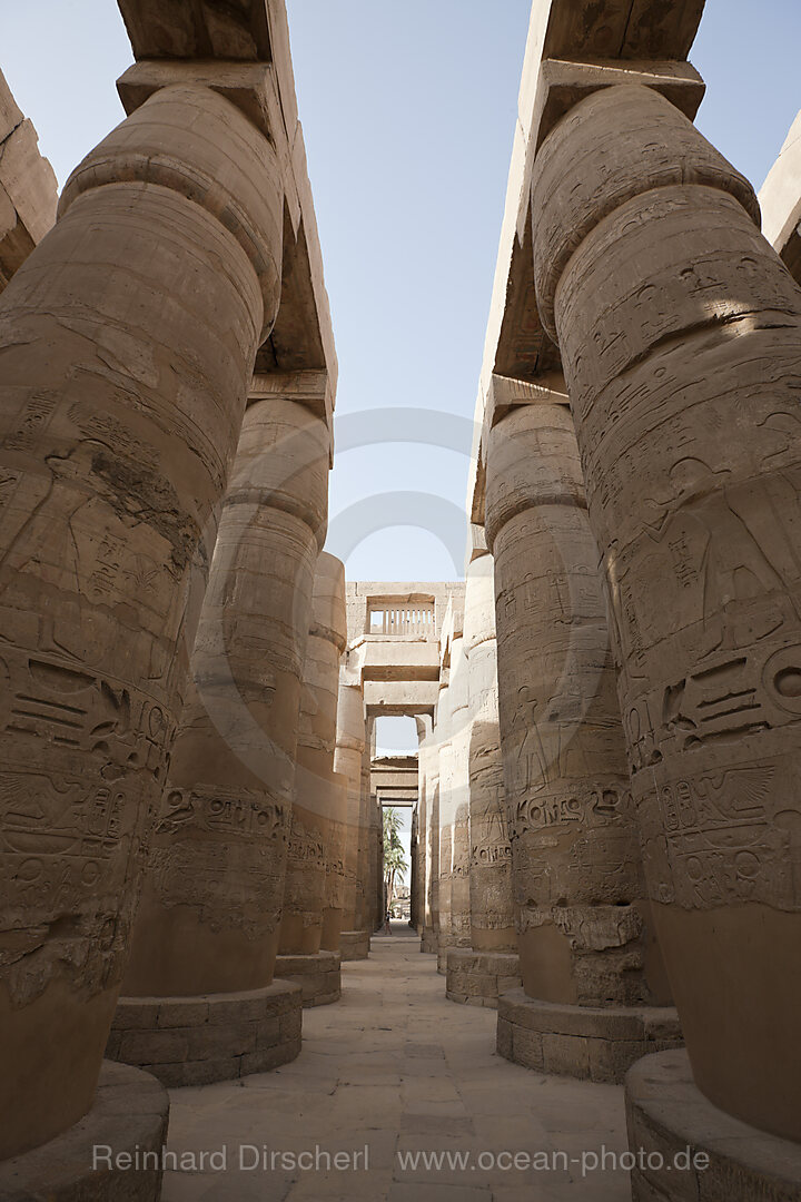 Grosser Saeulensaal in Karnak Tempel