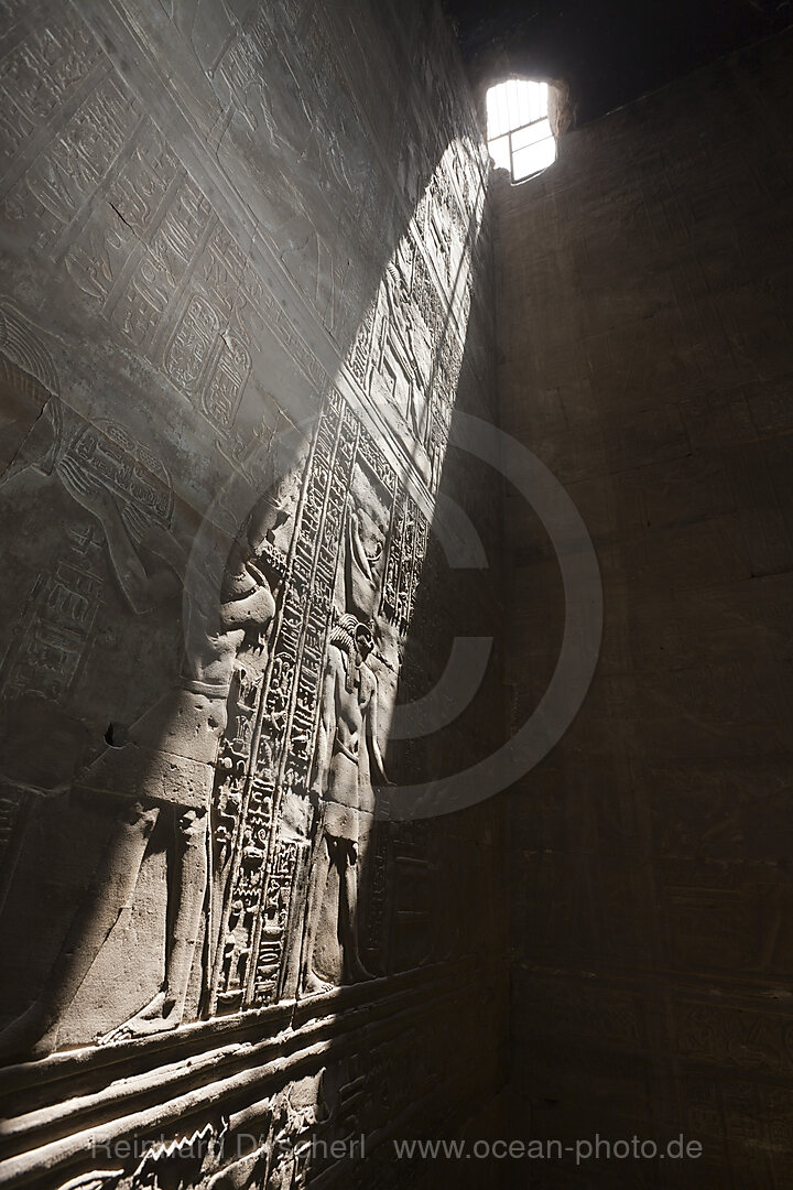 Wandreliefs in Horus-Tempel von Edfu, Edfu, Aegypten