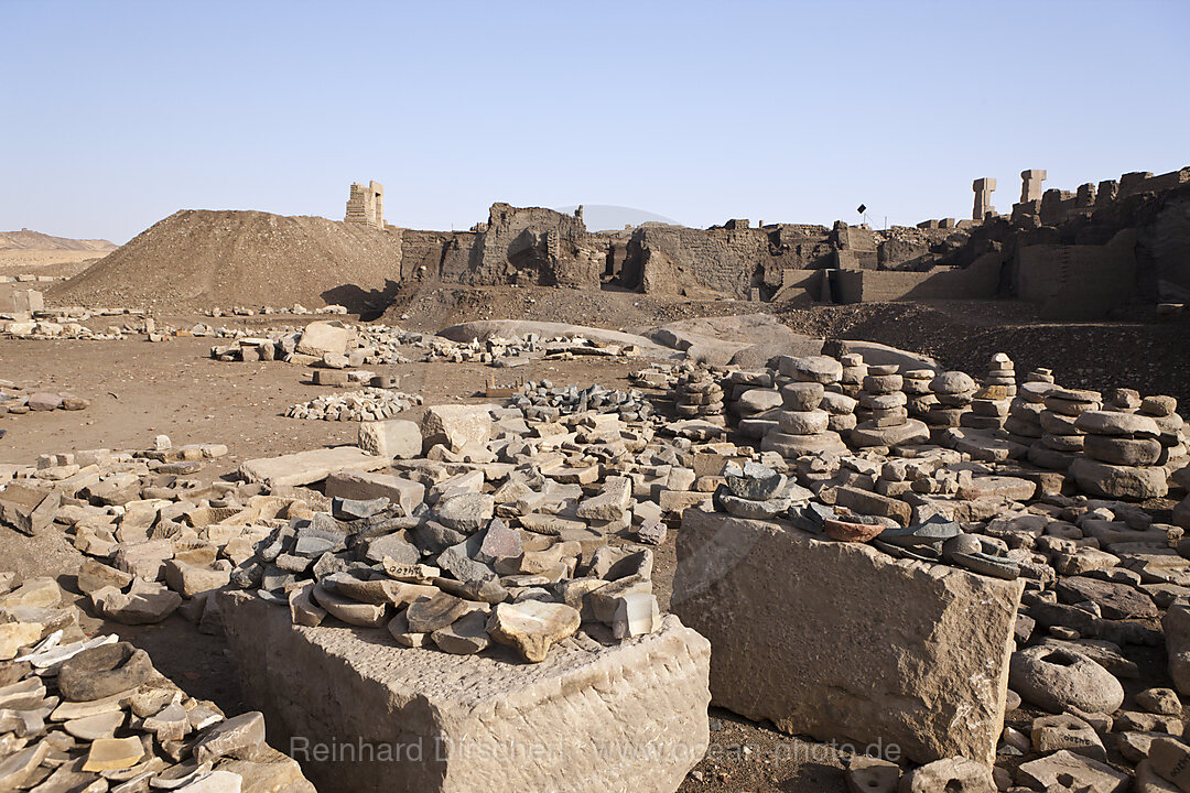 Ausgrabungen auf der Insel Elephantine, Assuan, Aegypten